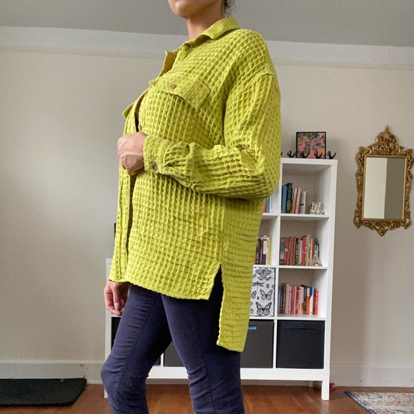 BDG Textured Oversized Button Down - Picture 4 of 4